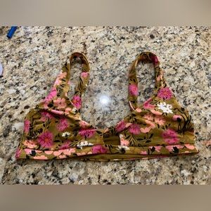 Tori Praver/ Bikini Top/ Floral 👙🌺